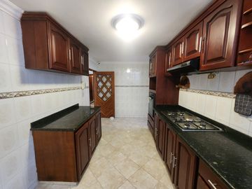 apartamento en arriendo en altos de riomar. Cod A107915