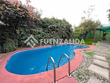 Casa en venta de 4 dorm. en Las Condes