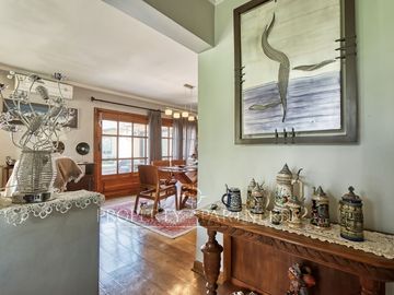 Oportunidad!  Casa remodelada en venta, La Reina.