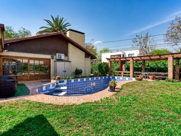 Oportunidad!  Casa remodelada en venta, La Reina.