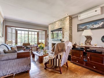 Oportunidad!  Casa remodelada en venta, La Reina.