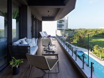 Penthouse de 3 recamaras en edificio sustentable con vista al mar, campo de golf