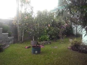 Rumah Arcamanik Dekat ke Kawasan Antapani, Cisaranten
