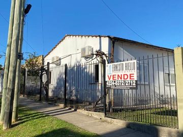 Casa en venta en Ezpeleta Este