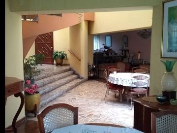 CASA EN VENTA EN MIRAFLORES