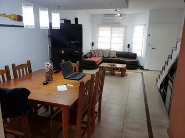 Duplex 4 ambientes + Playroom + Fondo + garage - IMPECABLE