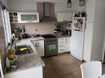 Duplex 4 ambientes + Playroom + Fondo + garage - IMPECABLE