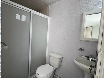 Casa en Venta en Fraccionamiento Arcada Alameda en Celaya Gto .