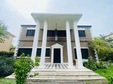 Chalet en venta en Castelar Norte