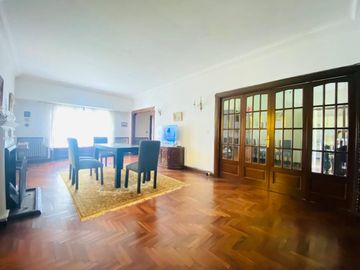 Chalet en venta en Castelar Norte