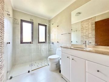 Casa en Venta en Punta del Aguila - Gran Vista