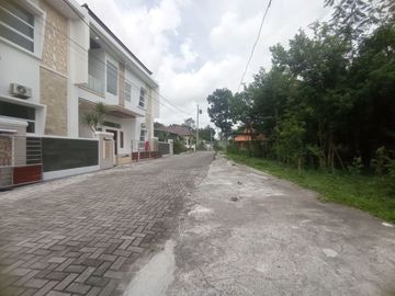 DIJUAL CEPAT! RUMAH TERBAIK 2 LANTAI DI SLEMAN KAWASAN ELIT DIJAMIN PUAS