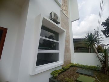DIJUAL CEPAT! RUMAH TERBAIK 2 LANTAI DI SLEMAN KAWASAN ELIT DIJAMIN PUAS