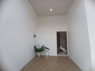 DIJUAL CEPAT! RUMAH TERBAIK 2 LANTAI DI SLEMAN KAWASAN ELIT DIJAMIN PUAS