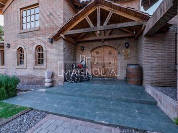5D + servicios/Piscina/Quincho/Condominio