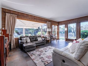 5D + servicios/Piscina/Quincho/Condominio
