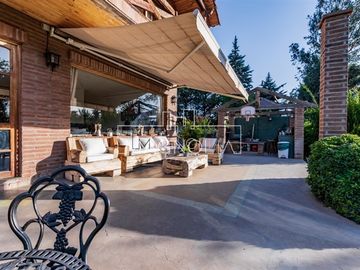 5D + servicios/Piscina/Quincho/Condominio
