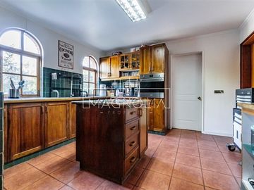 5D + servicios/Piscina/Quincho/Condominio