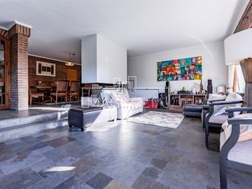 5D + servicios/Piscina/Quincho/Condominio