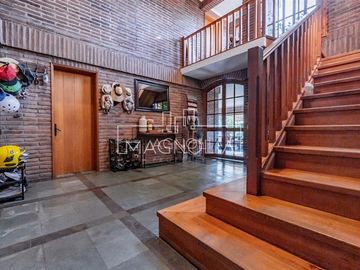 5D + servicios/Piscina/Quincho/Condominio