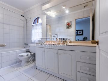 5D + servicios/Piscina/Quincho/Condominio