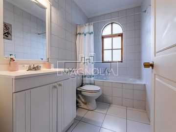 5D + servicios/Piscina/Quincho/Condominio