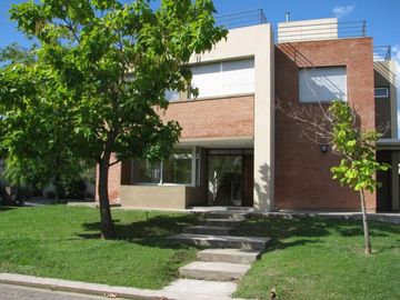 Casa en Los Sauces, Nordelta