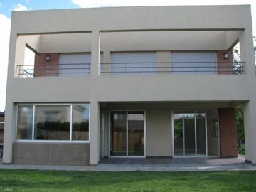 Casa en Los Sauces, Nordelta