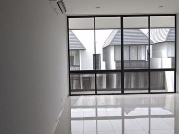 Rumah sewa kosongan dalam cluster di sereniahills lebak bulus