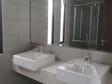 Rumah sewa kosongan dalam cluster di sereniahills lebak bulus