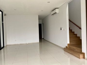 Rumah sewa kosongan dalam cluster di sereniahills lebak bulus