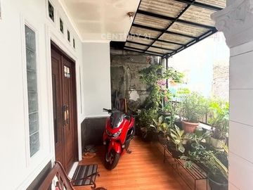 Rumah Lokasi Strategis Di Jakbar Dl 18728