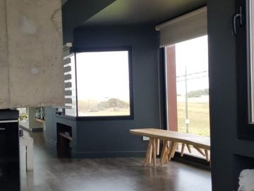 Casa de diseño sobre ruta 11 sur