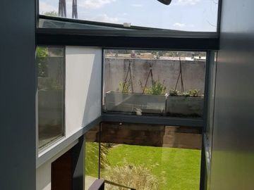 Casa de diseño sobre ruta 11 sur