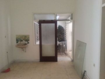 Disewakan Rumah Hunian Asri Tenang Di Jl. Tenggilis Timur Dalam, SBY