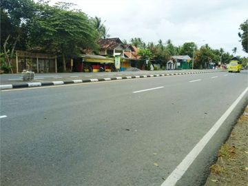 Tanah Pekarangan Jogja, Depan Kampus Nanggulan: Tepi Aspal