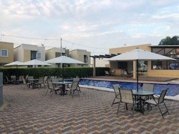 Venta de casa cuatro habitaciones en urbanización Arboletta km 15,5 de la vía Salitre