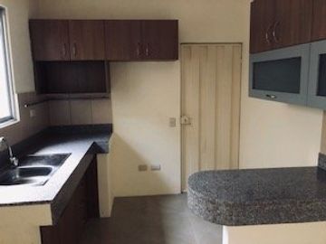 Venta de casa cuatro habitaciones en urbanización Arboletta km 15,5 de la vía Salitre