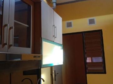 MURAH Rumah Siap Huni Perum Sukolilo ada Kitchen set, bufet
