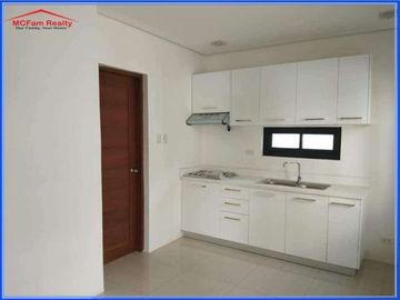 4 Bedroom Single Attached House & Lot in Culiat, Quezon City