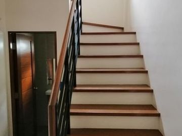 4 Bedroom Single Attached House & Lot in Culiat, Quezon City