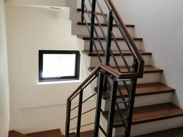 4 Bedroom Single Attached House & Lot in Culiat, Quezon City