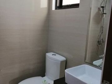 4 Bedroom Single Attached House & Lot in Culiat, Quezon City