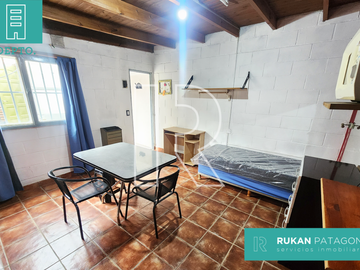 #AlquilerRUKAN | Monoambiente (Amoblado)  | Barrio MEDANOS MIRADOR | Calle SURINAM | Caleta Olivia.-