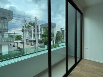 3 Bedroom Townhouse for sale at Malada Maz