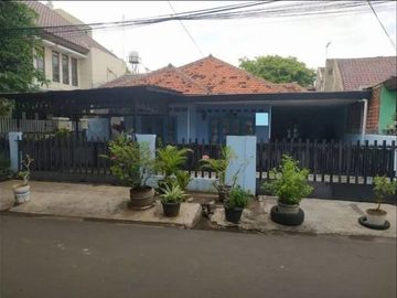 Rumah Asri di Bukit Duri Tebet Jakarta Selatan