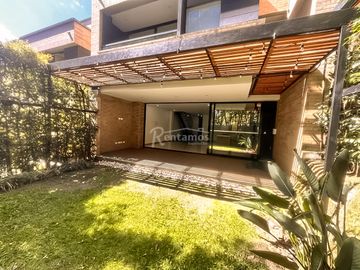 casa en arriendo en loma del atravesado. Cod A777290