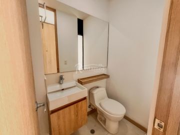 casa en arriendo en loma del atravesado. Cod A777290