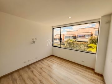 casa en arriendo en loma del atravesado. Cod A777290