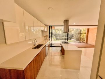 casa en arriendo en loma del atravesado. Cod A777290